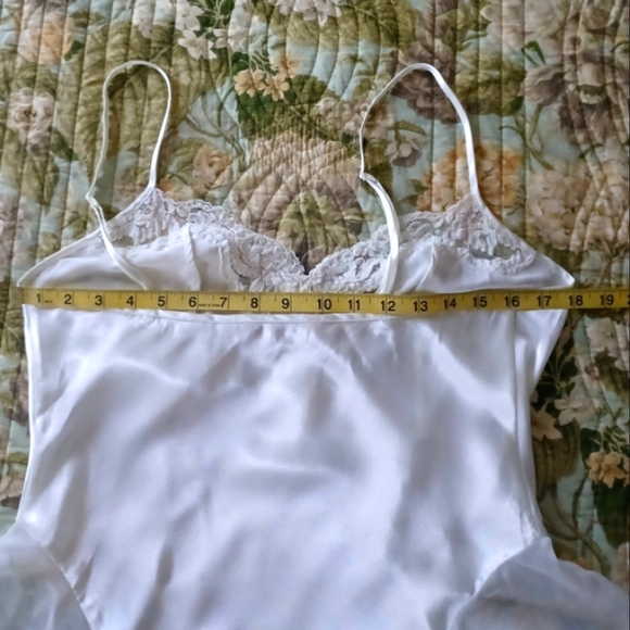 Vintage Victoria's Secret Teddy Bridal Bodysuit, size M - Picture 10 of 16